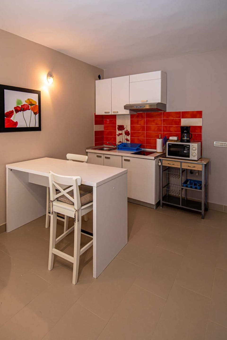 Studio, Balcony | Private kitchen | Fridge