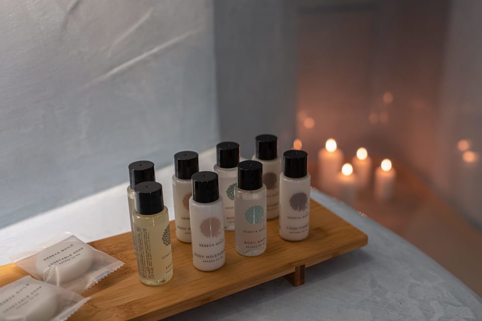Suite, 2 Bedrooms (shared outdoor Hot Tub and veranda) | Bathroom amenities | Shower, free toiletries, hair dryer, slippers