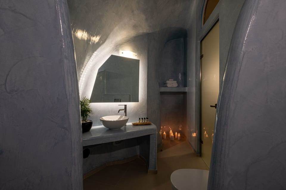 Shower, free toiletries, hair dryer, slippers