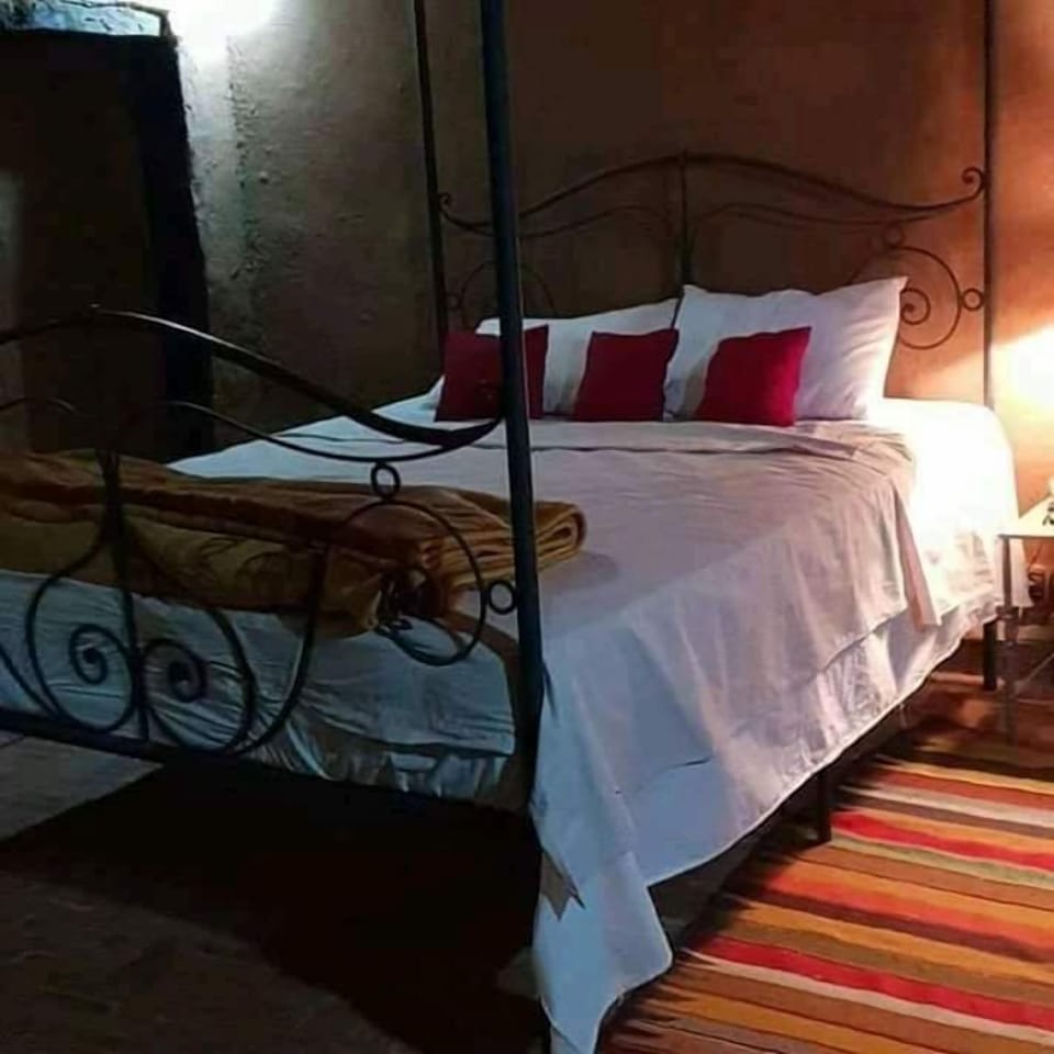Rollaway beds (surcharge), WiFi (free), individually decorated