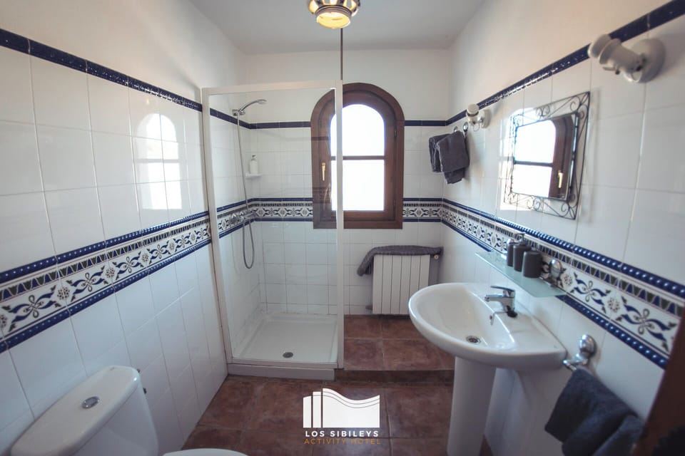 Twin Room, Mountain View | Bathroom | Free toiletries, hair dryer, towels