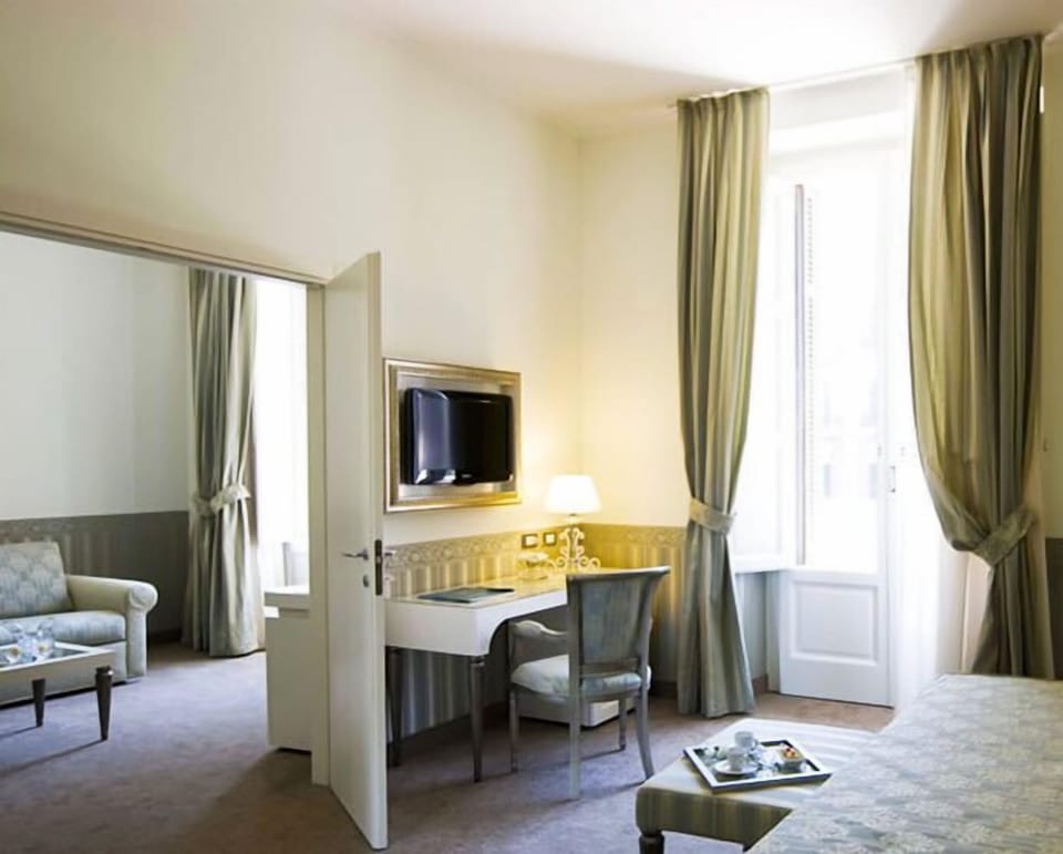 Premium bedding, minibar, in-room safe, desk