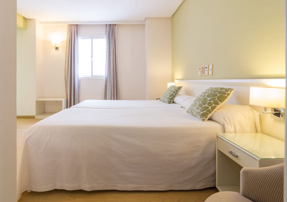 Double or Twin Room | Desk, free WiFi, bed sheets