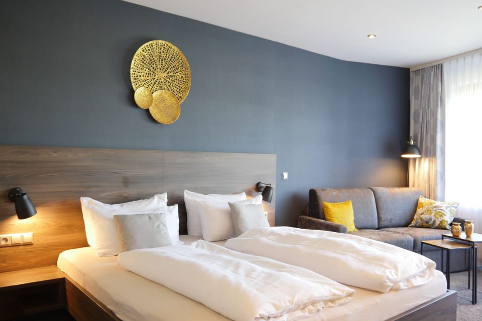 Design Double Room | Hypo-allergenic bedding available, minibar, in-room safe, desk