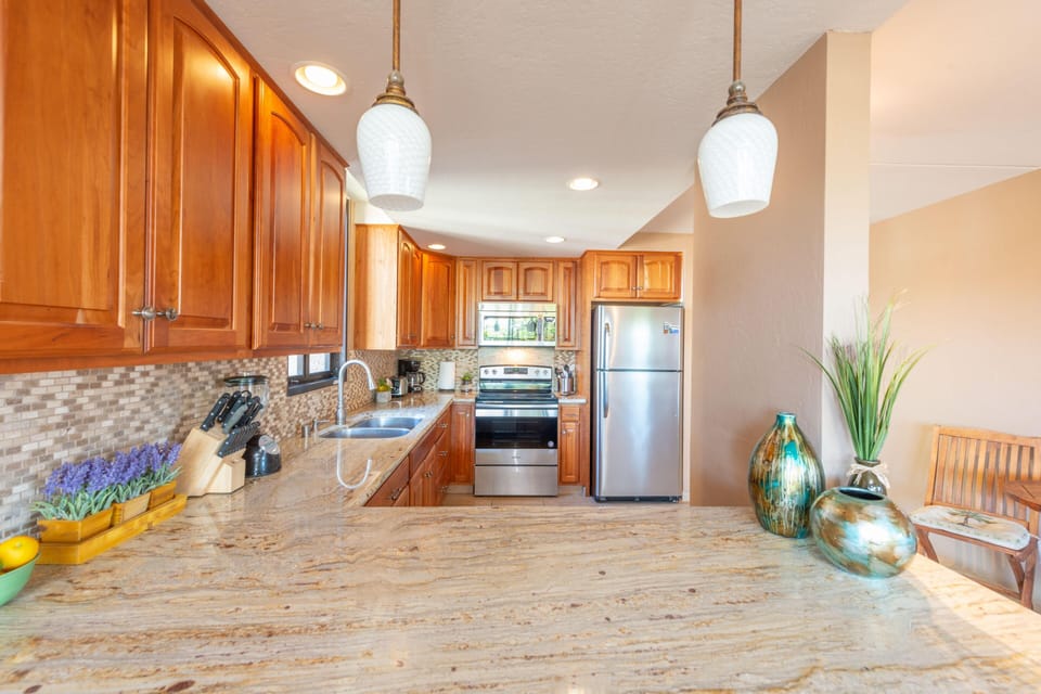 Condo, Multiple Beds (Kona Pacific A102) | Private kitchen
