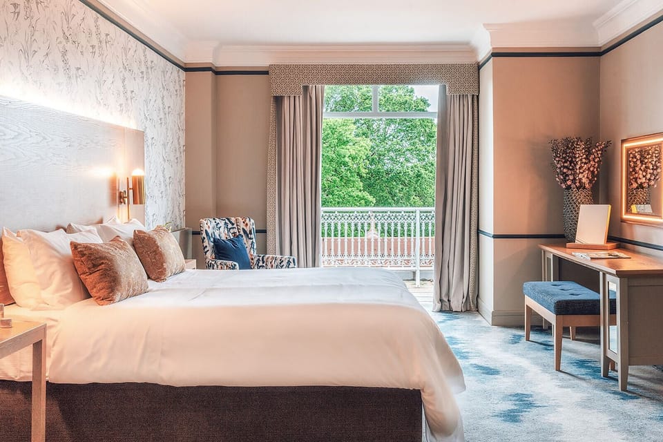 Premium bedding, individually decorated, individually furnished, desk