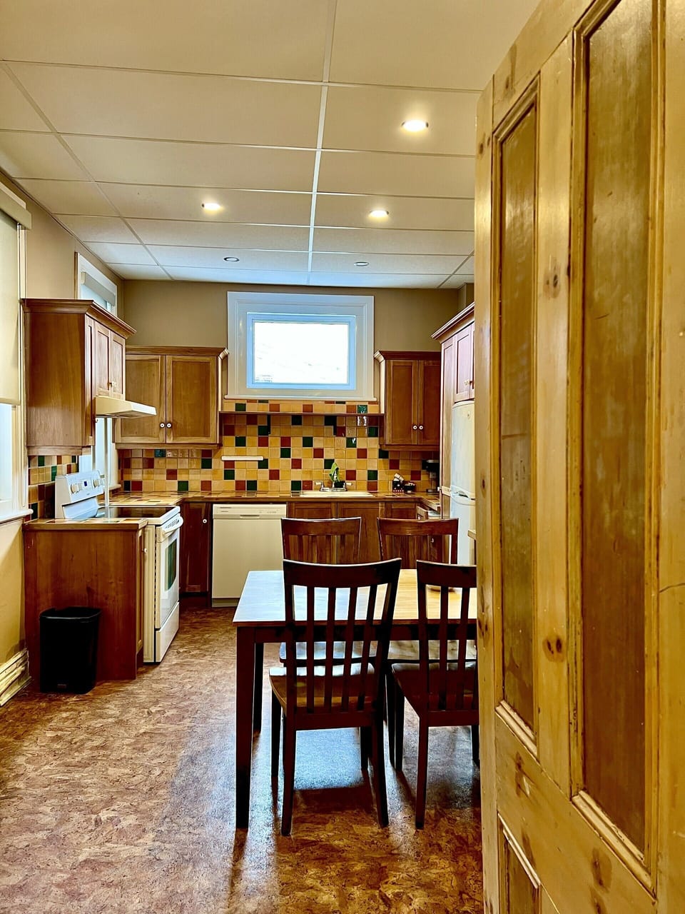 Classic Apartment | Private kitchen | Shared fridge, microwave, espresso maker