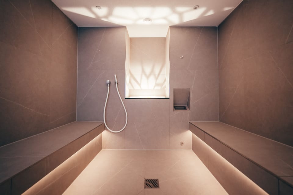 Body treatments, facials, 2 treatment rooms, massages