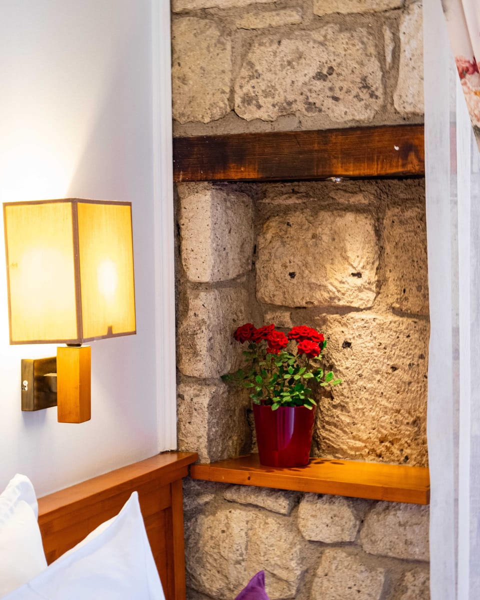 Standard Room | Egyptian cotton sheets, minibar, in-room safe, soundproofing