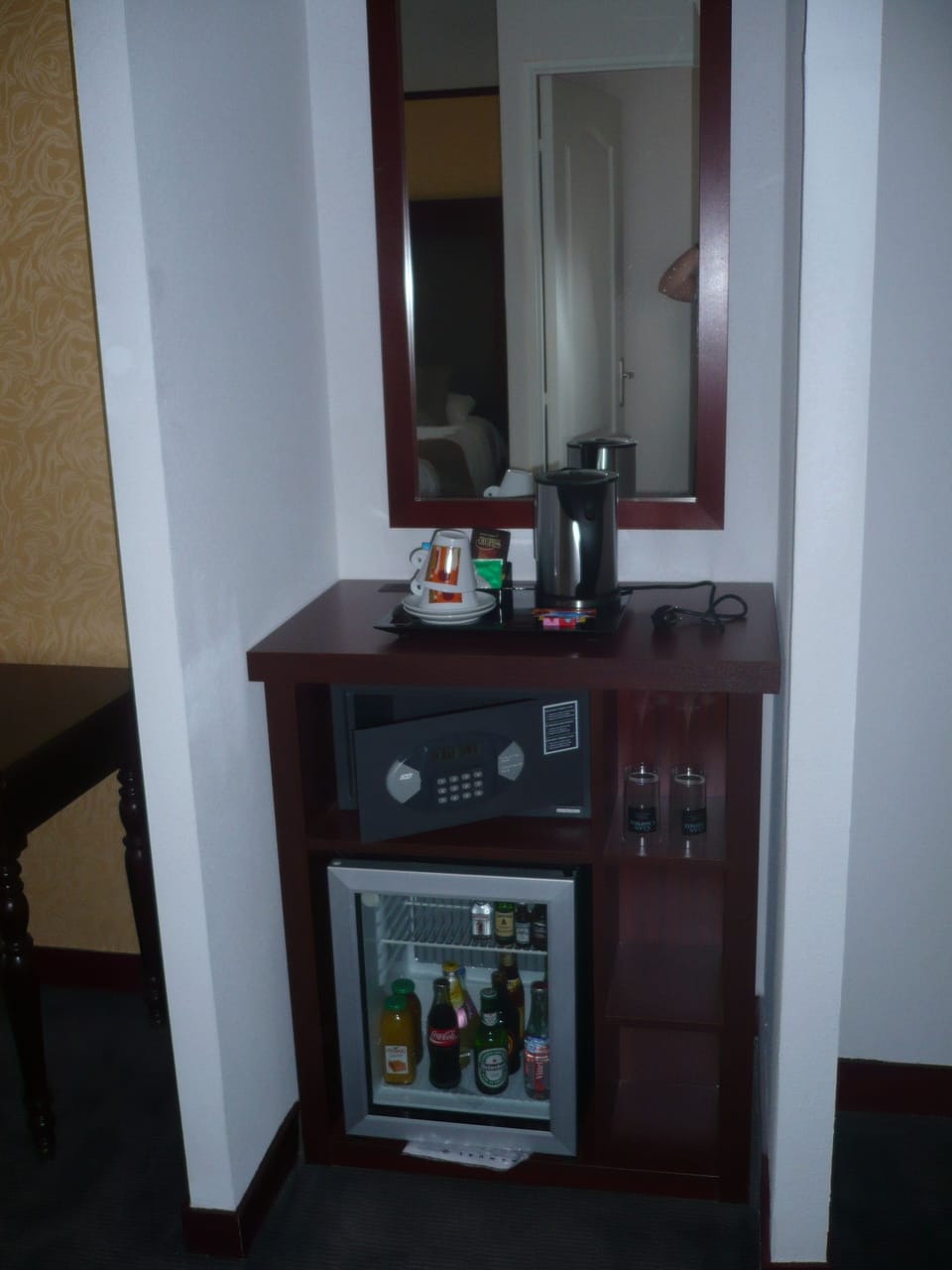 Mini-refrigerator