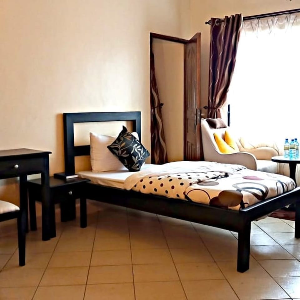 Standard Room | Individually decorated, individually furnished, desk, laptop workspace