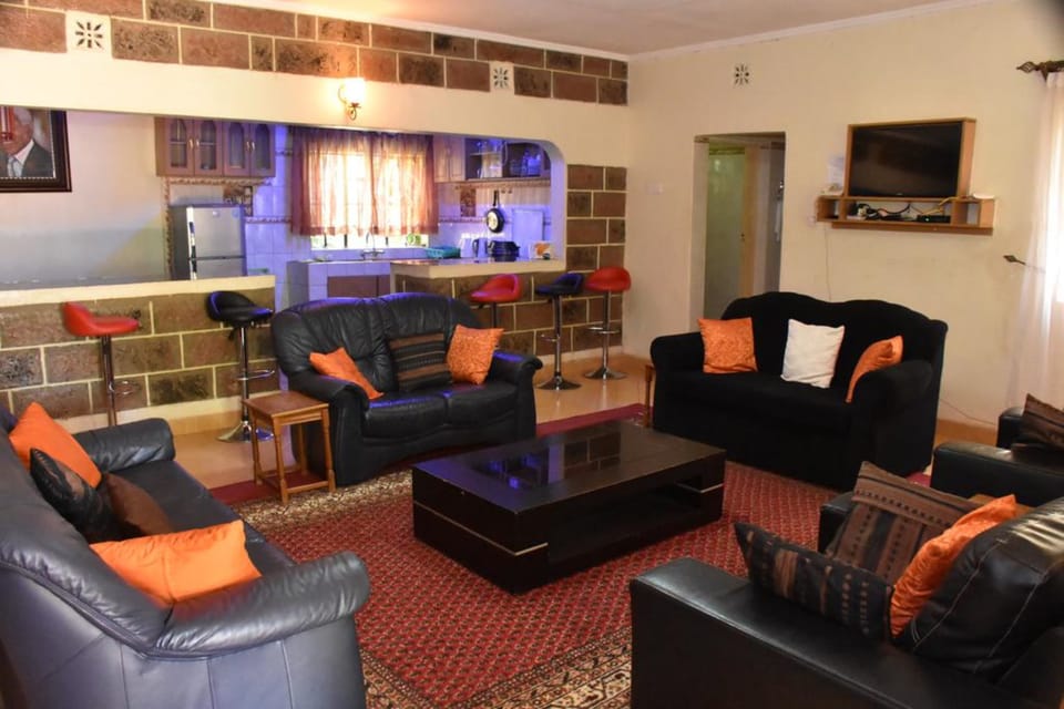 Deluxe Apartment | Individually decorated, individually furnished, desk, laptop workspace