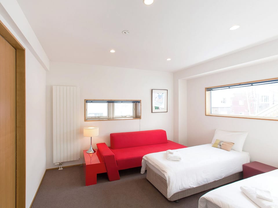 Kita Kitsune | 4 bedrooms, iron/ironing board, free WiFi, bed sheets