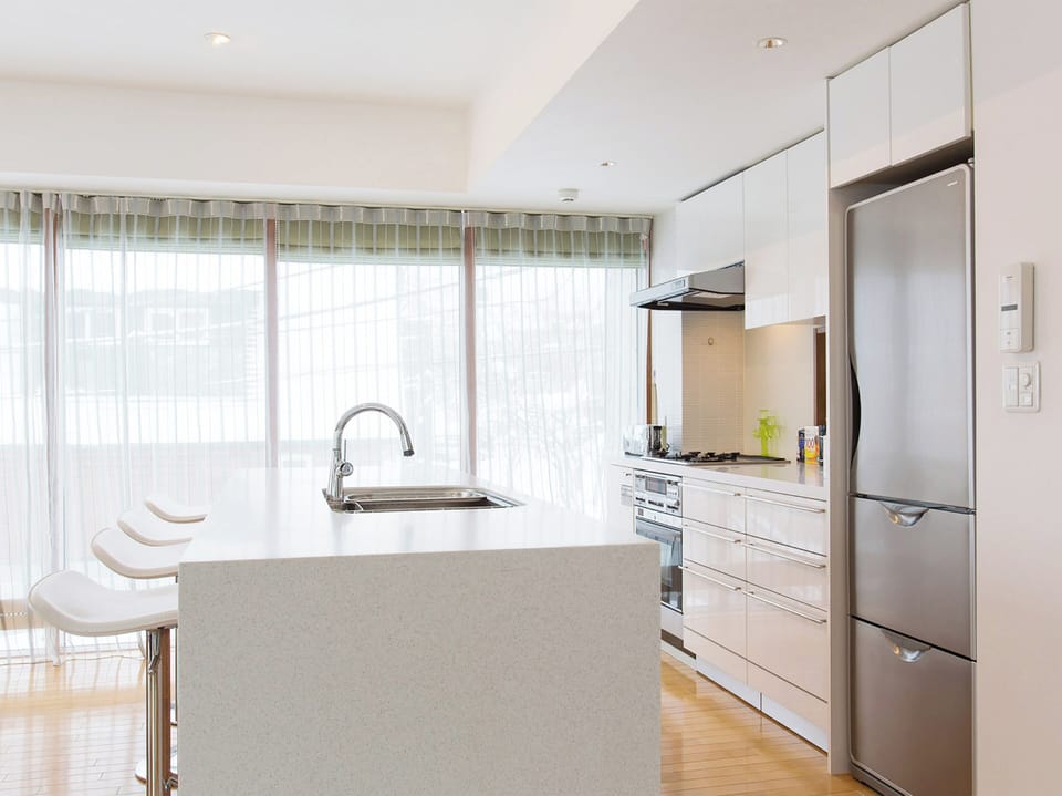 Kita Kitsune | Private kitchen | Fridge, microwave, oven, stovetop