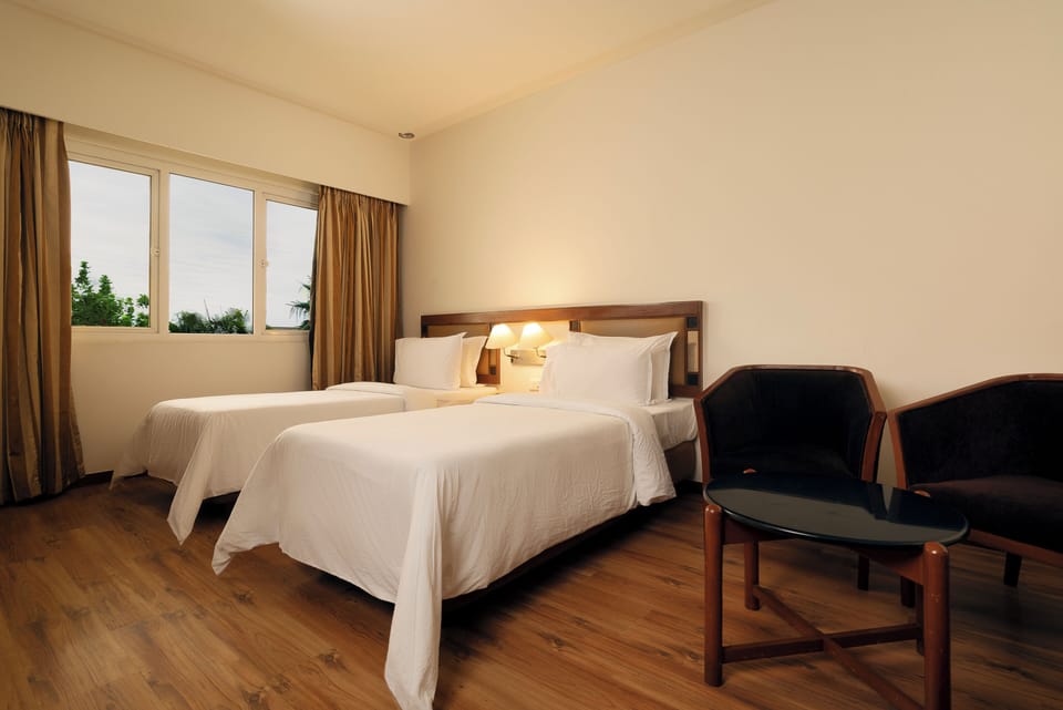 Standard Twin Bed | In-room safe, blackout drapes, iron/ironing board (on request)