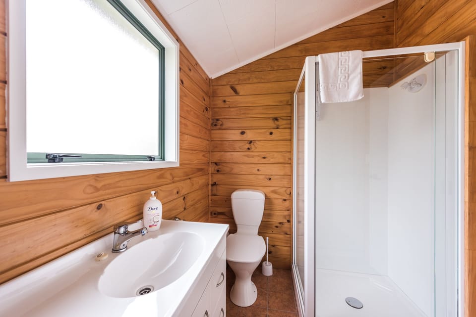 Tui Cabin | Bathroom | Hair dryer, towels