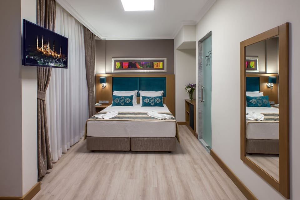 Egyptian cotton sheets, premium bedding, down comforters, pillowtop beds