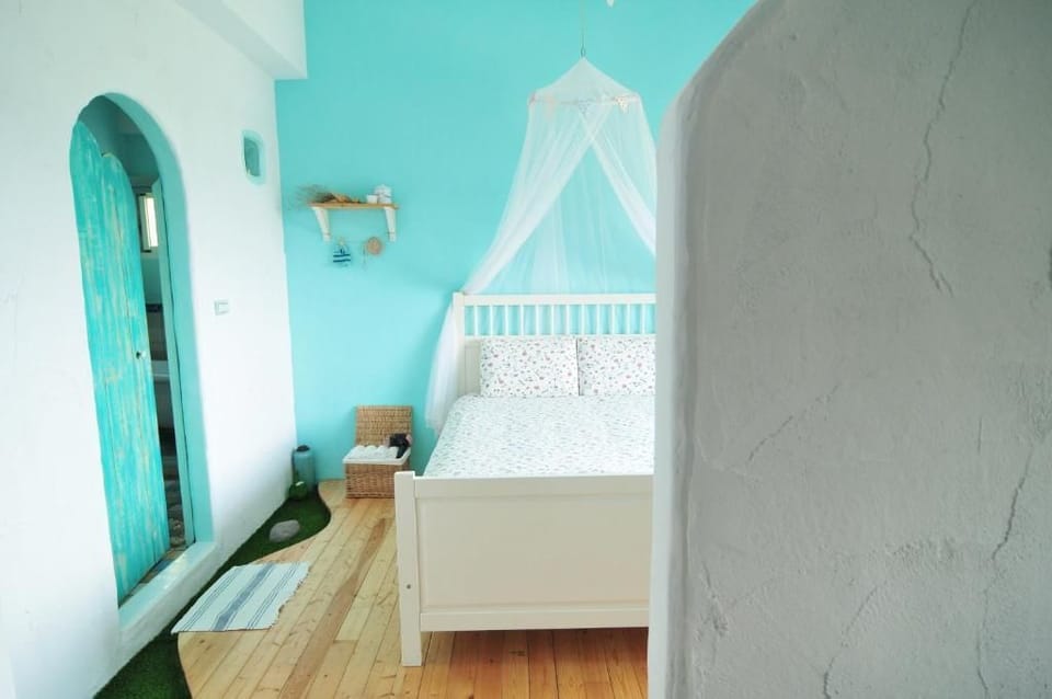 Classic Quadruple Room, Balcony | Minibar, desk, blackout drapes, rollaway beds