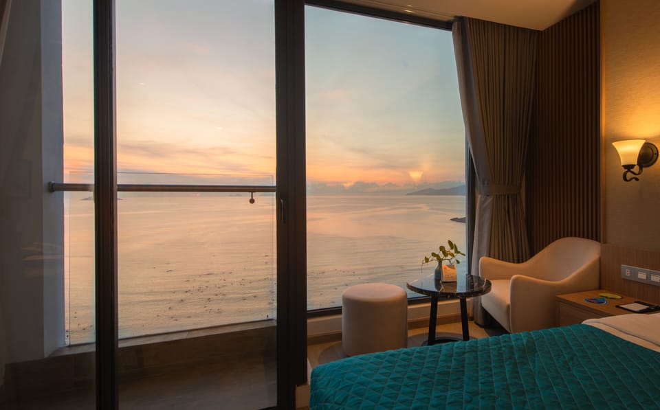 Deluxe Twin Room with Sea View and Balcony | Beach/ocean view