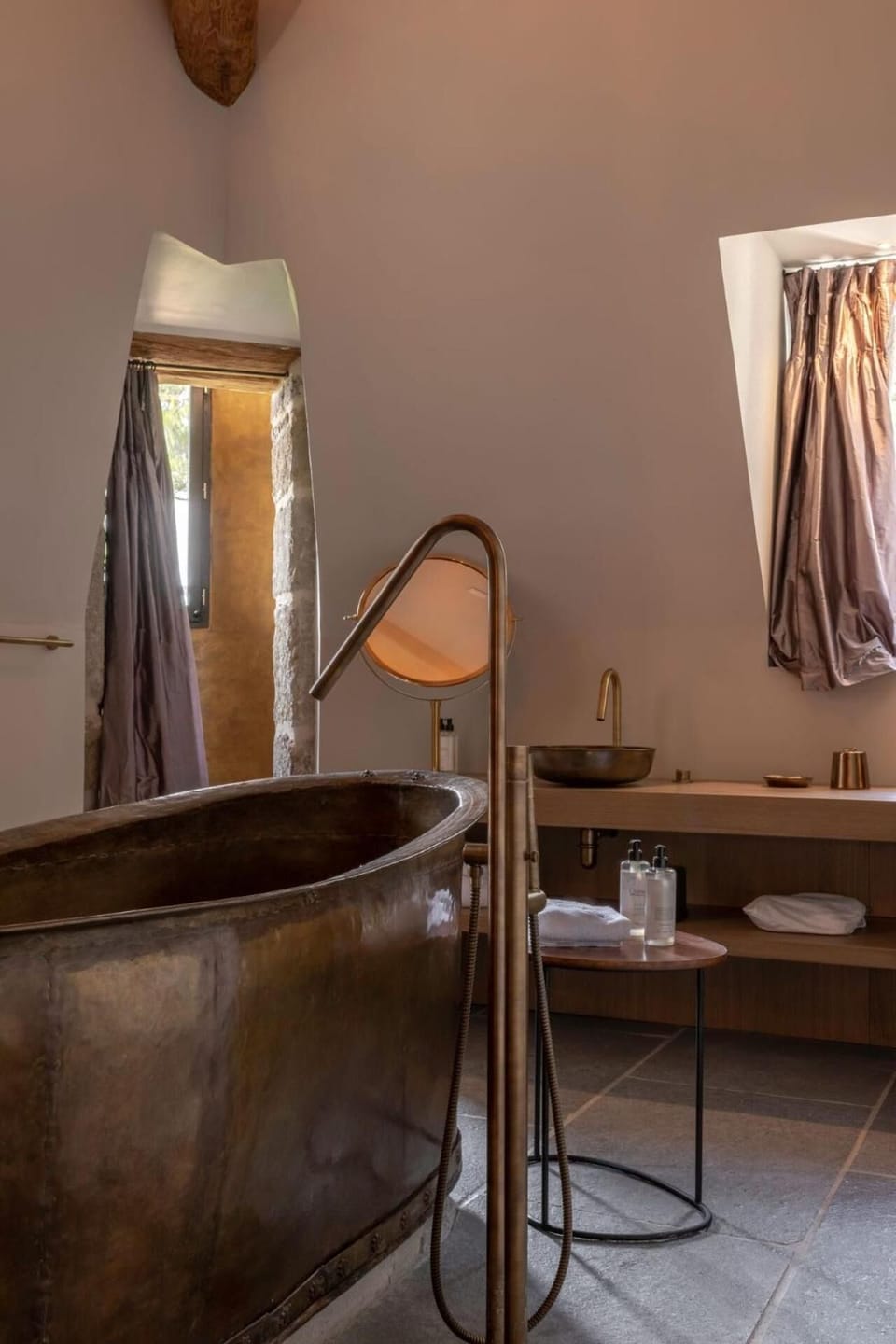 Design Double Room, Park View | Bathroom | Free toiletries, hair dryer, bathrobes, towels