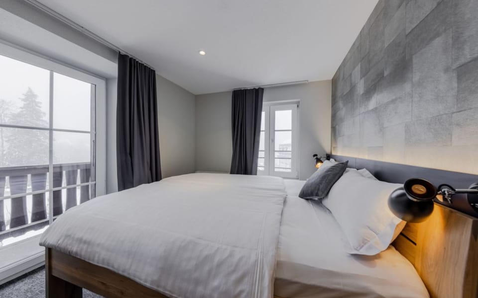 Deluxe Room, Multiple Beds, Mountain View (Apartment) | Individually decorated, individually furnished, desk, blackout drapes