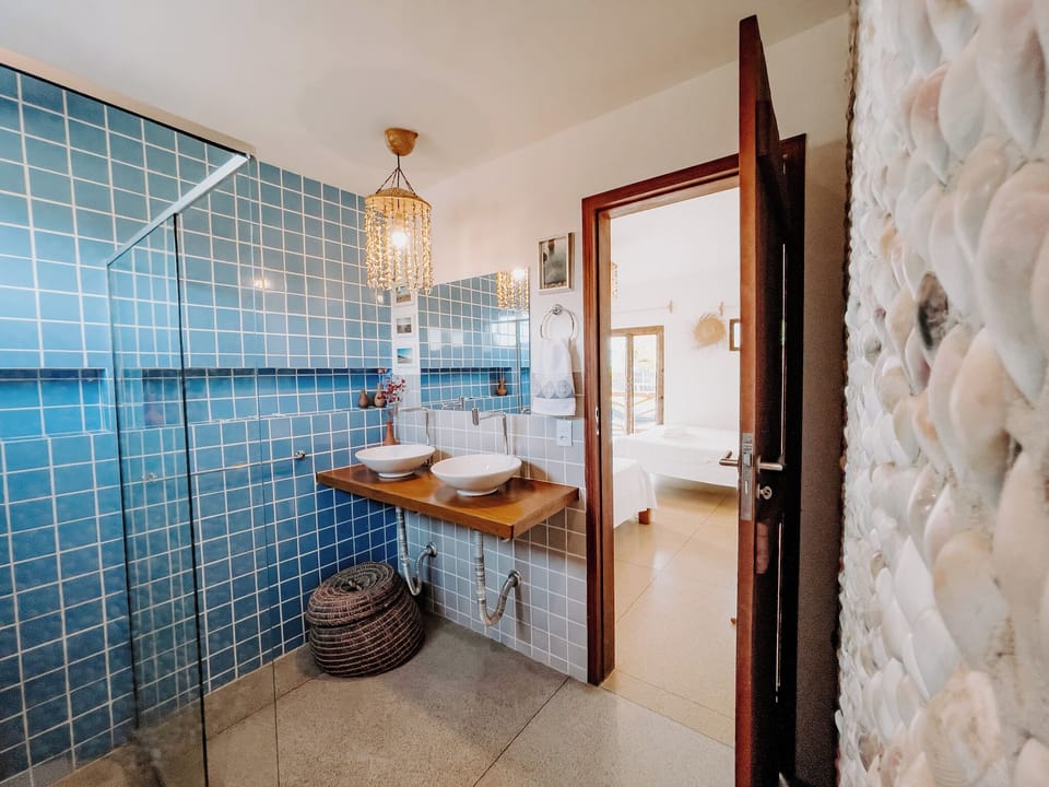 Quarto Jardim | Bathroom | Shower, towels