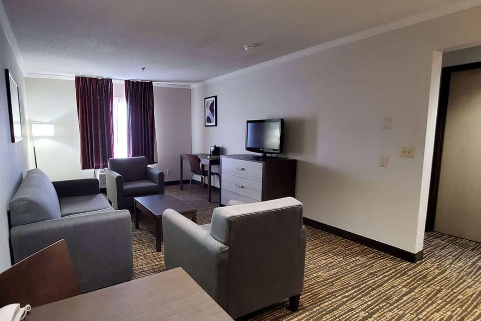 Iron/ironing board, WiFi (free), alarm clocks, bed sheets