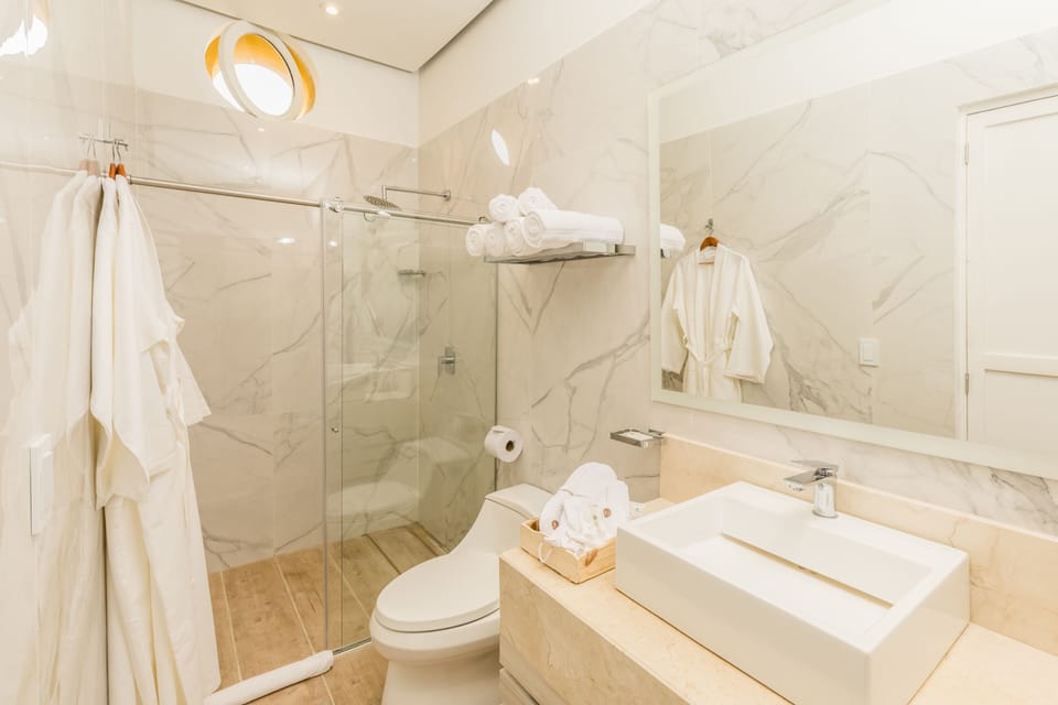 Standard Apartment, 3 Bedrooms | Bathroom | Shower, free toiletries, hair dryer, towels