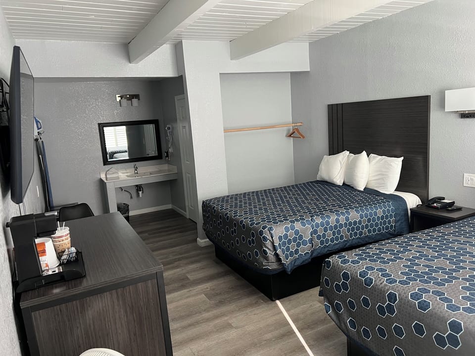 Two Queen Beds - Second Floor | Free WiFi, bed sheets