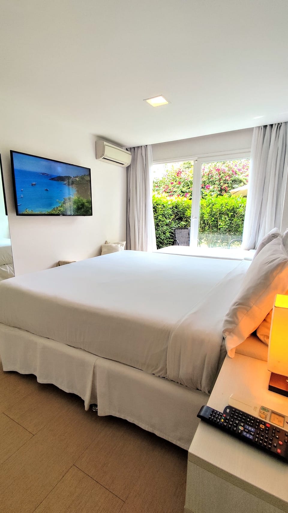 Deluxe Triple Room | Premium bedding, pillowtop beds, minibar, laptop workspace