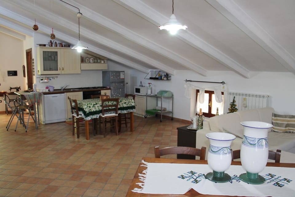 Standard Apartment | Private kitchen | Full-size fridge, microwave, oven, stovetop