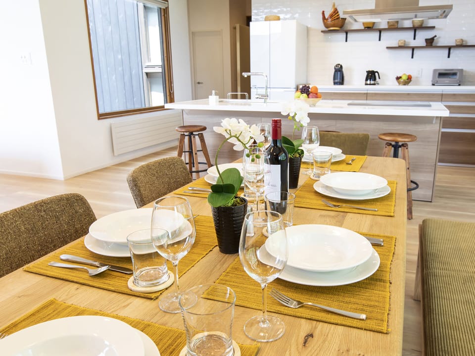 Birchwood | In-room dining