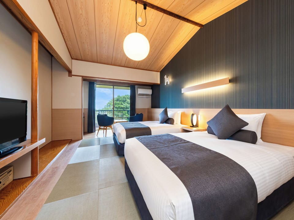 Top Floor Japanese Modern Twin Room | Free minibar, in-room safe, desk, blackout drapes