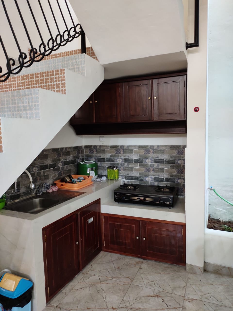 Family House, 6 Bedrooms | Private kitchen | Coffee/tea maker, fridge, stovetop, electric kettle