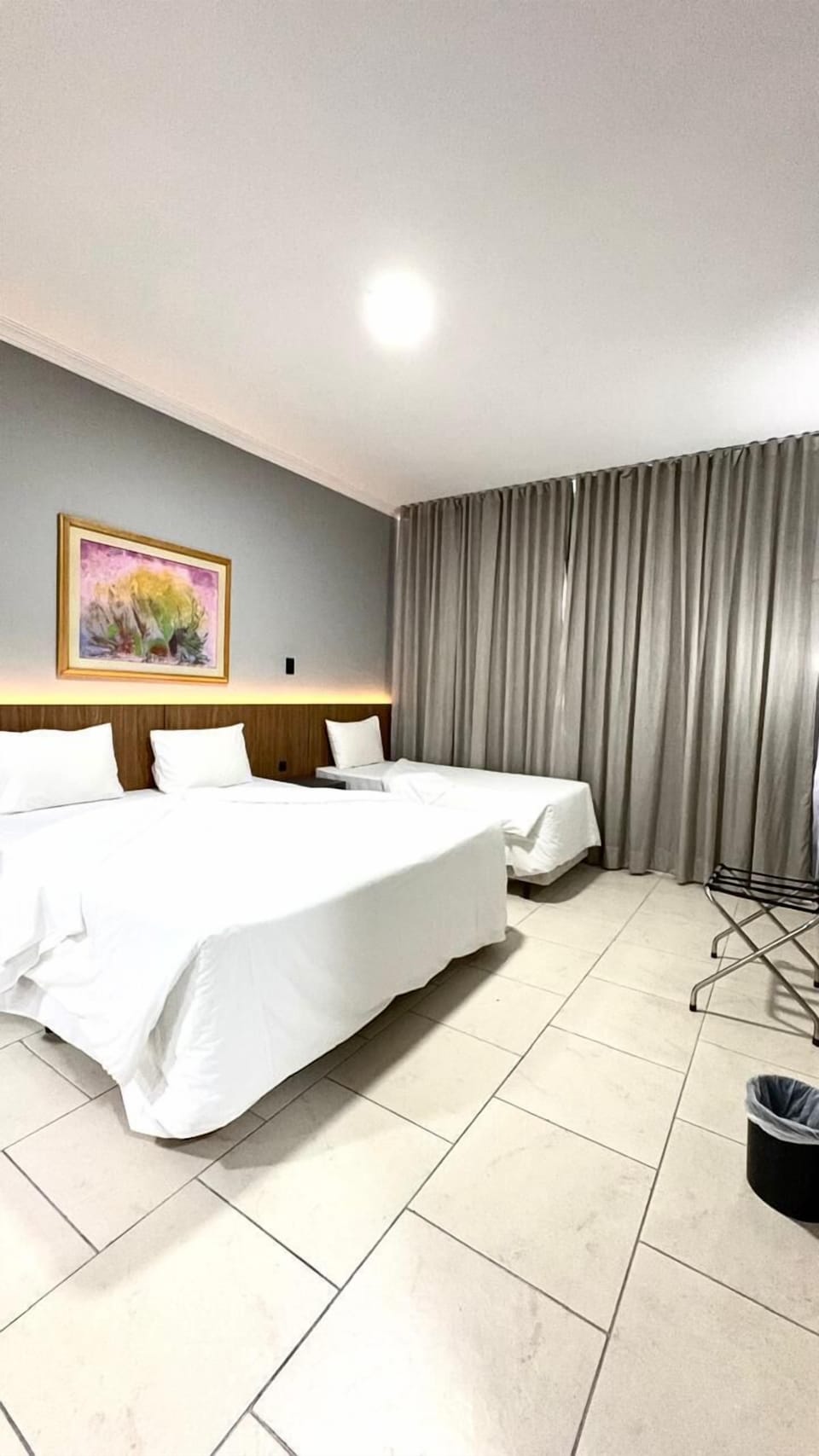 Deluxe Family Suite | Minibar, in-room safe, free WiFi, bed sheets