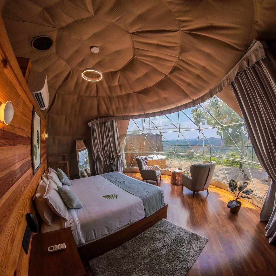 Luxury Double Room | Egyptian cotton sheets, premium bedding, pillowtop beds, free minibar
