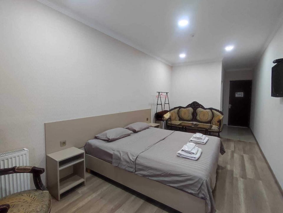 Comfort Double or Twin Room | Iron/ironing board, free WiFi, bed sheets