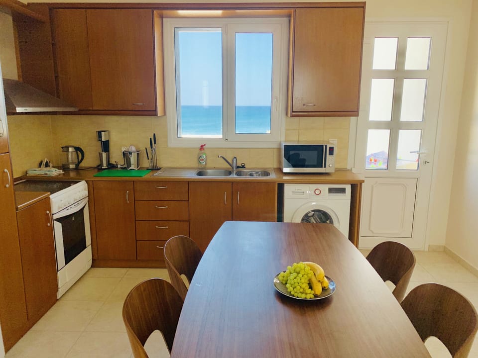 Kitchen with seaview 