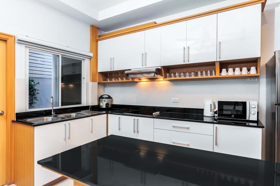 Kitchen-Fully equipped