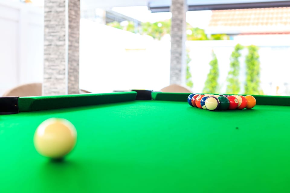 Pool table