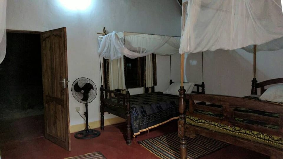 Deluxe Bungalow | 1 bedroom, cribs (surcharge), rollaway beds (surcharge), bed sheets