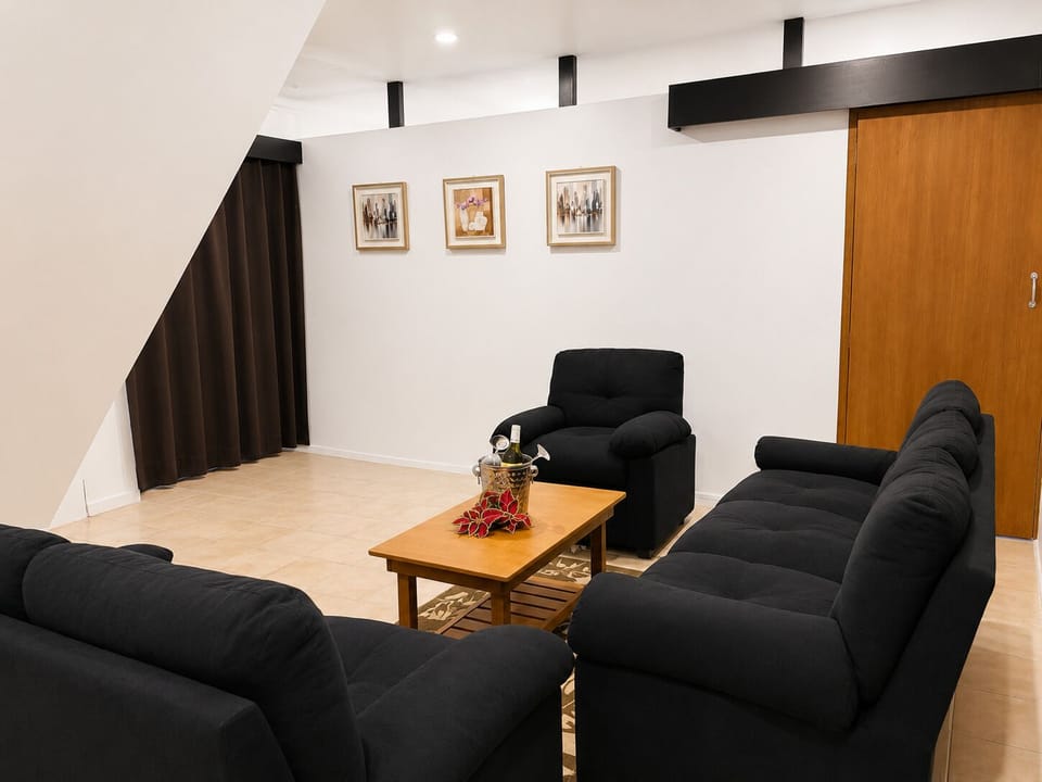 Family Room with Sea View | Bed sheets