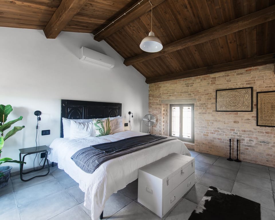 Deluxe Suite (8) | Egyptian cotton sheets, premium bedding, down comforters