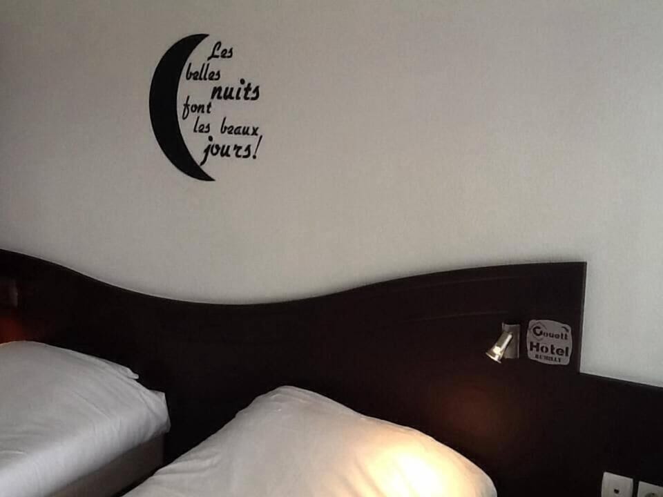 Premium bedding, desk, iron/ironing board, free WiFi