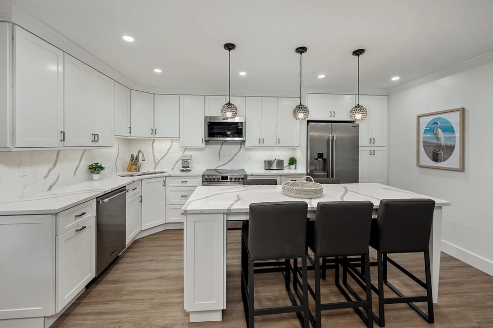 Dining & Kitchen