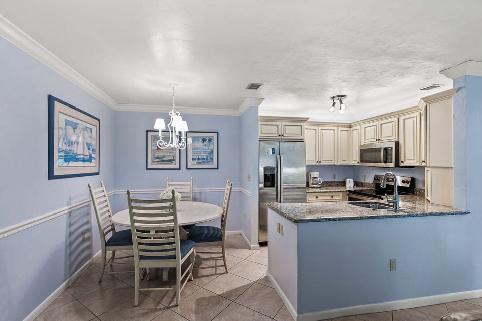 Dining & Kitchen