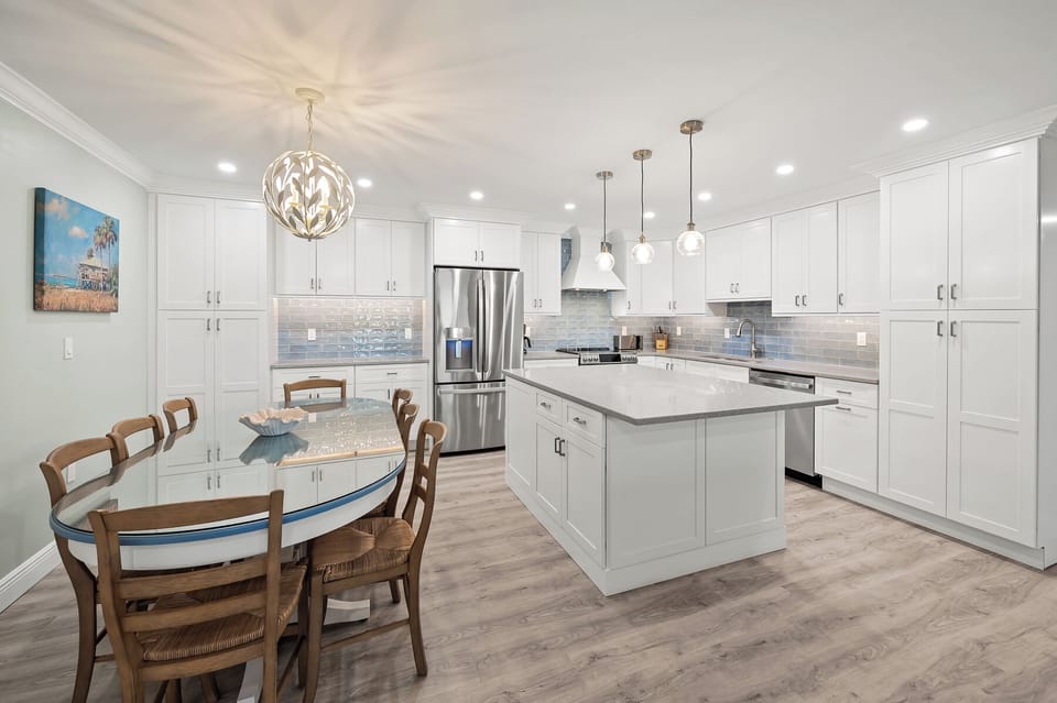 Dining & Kitchen
