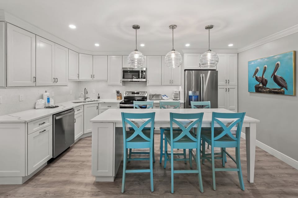 Dining & Kitchen