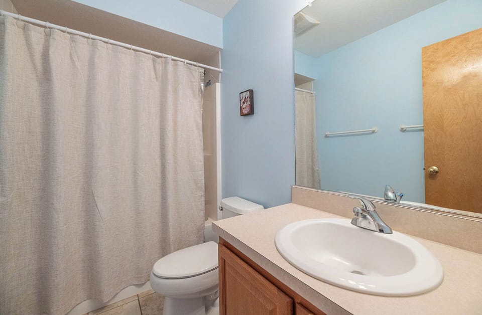 Mid Level En Suite