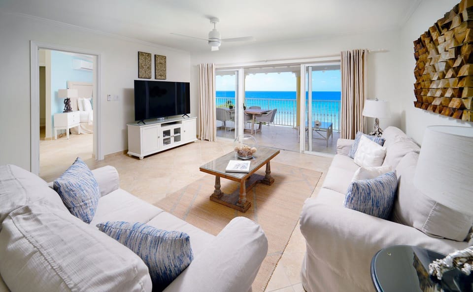 Sapphire Beach 517 - Lovely Open Plan Living